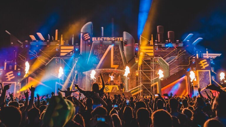 Read more about the article Coronasicheres Festival: Electricity 2021