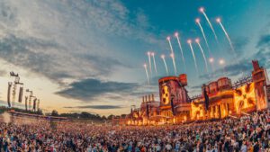 Read more about the article Headliner-Highlights: PAROOKAVILLE 2024 lockt mit Top-DJs und neuen Festivalerlebnissen