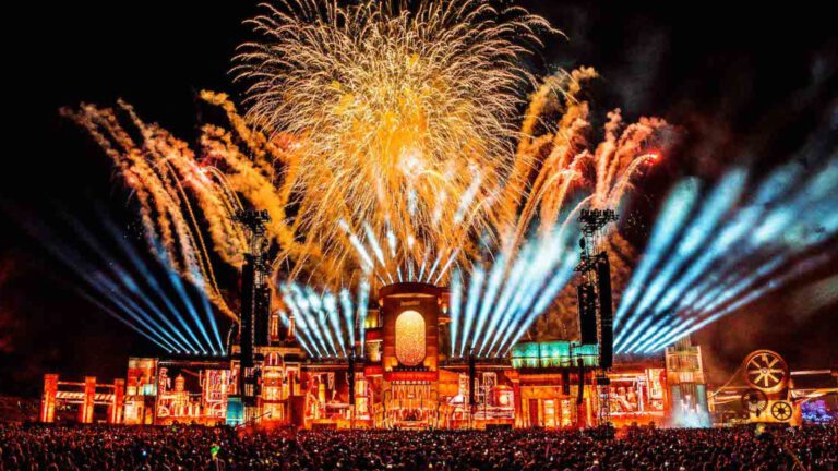 Mehr über den Artikel erfahren PAROOKAVILLE 2024: Deutschlands größtes Electronic Music Festival ausverkauft