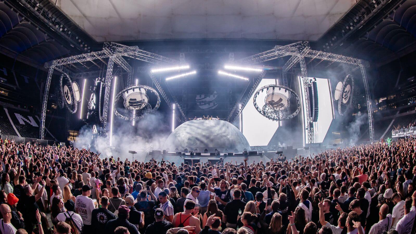 Du betrachtest gerade World Club Dome 2025 Moon Edition begeistert 150.000 Fans in Frankfurt