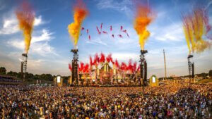 Mehr über den Artikel erfahren PAROOKAVILLE 2025 ausverkauft: Jubiläumsedition mit Mega-Line-up und Livestream